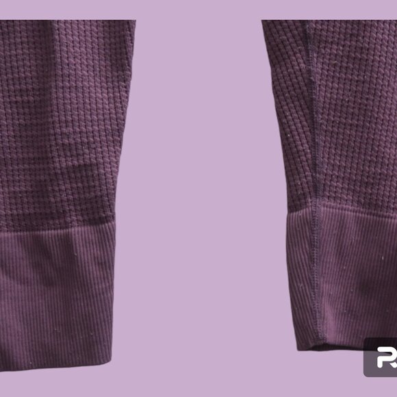 PINK Victoria's Secret active thermal workout leggings in purple size medium. - Picture 3 of 11